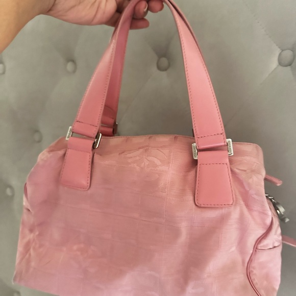 Chanel travel line handbag - Picture 6 of 11